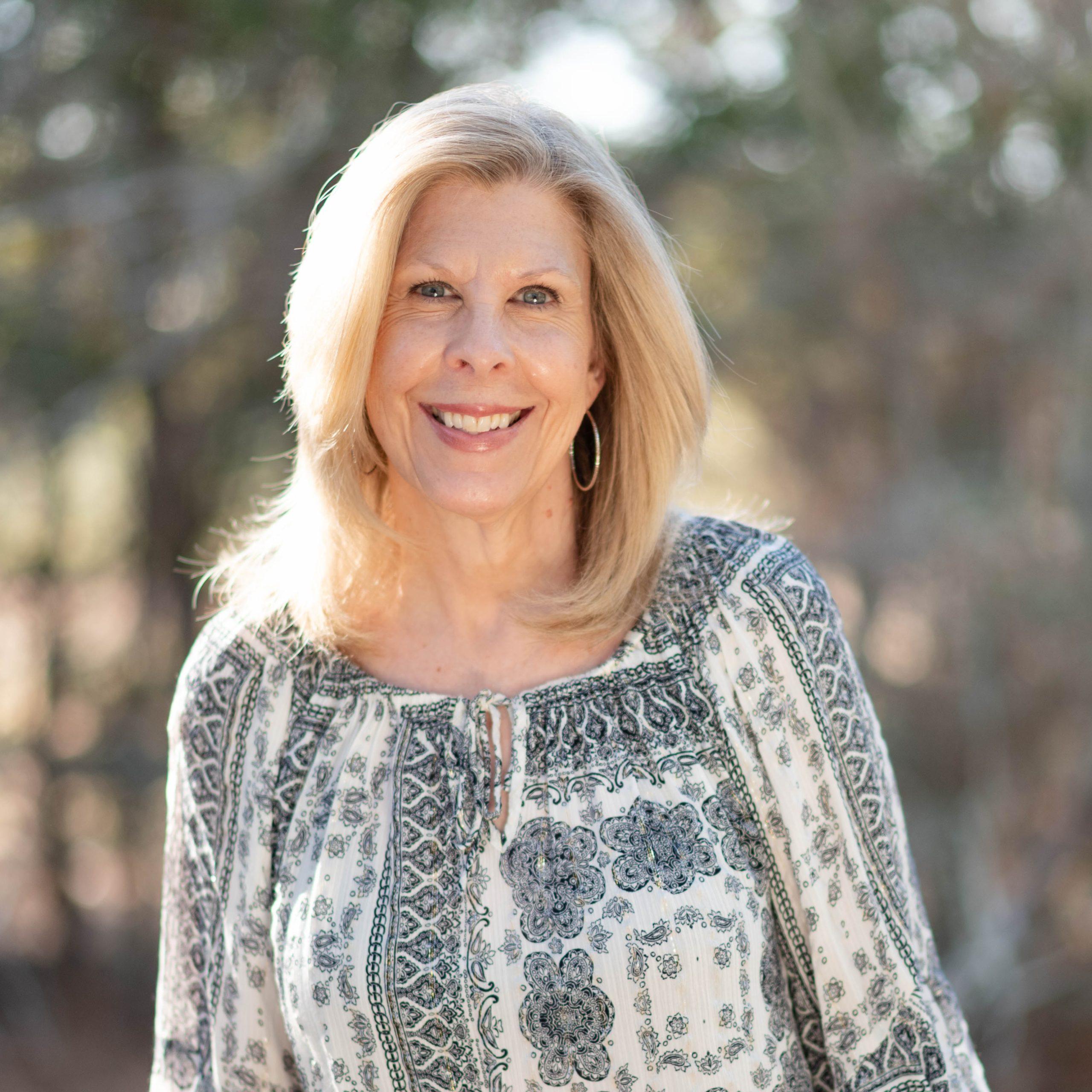 Mindy Obenhaus Headshot2