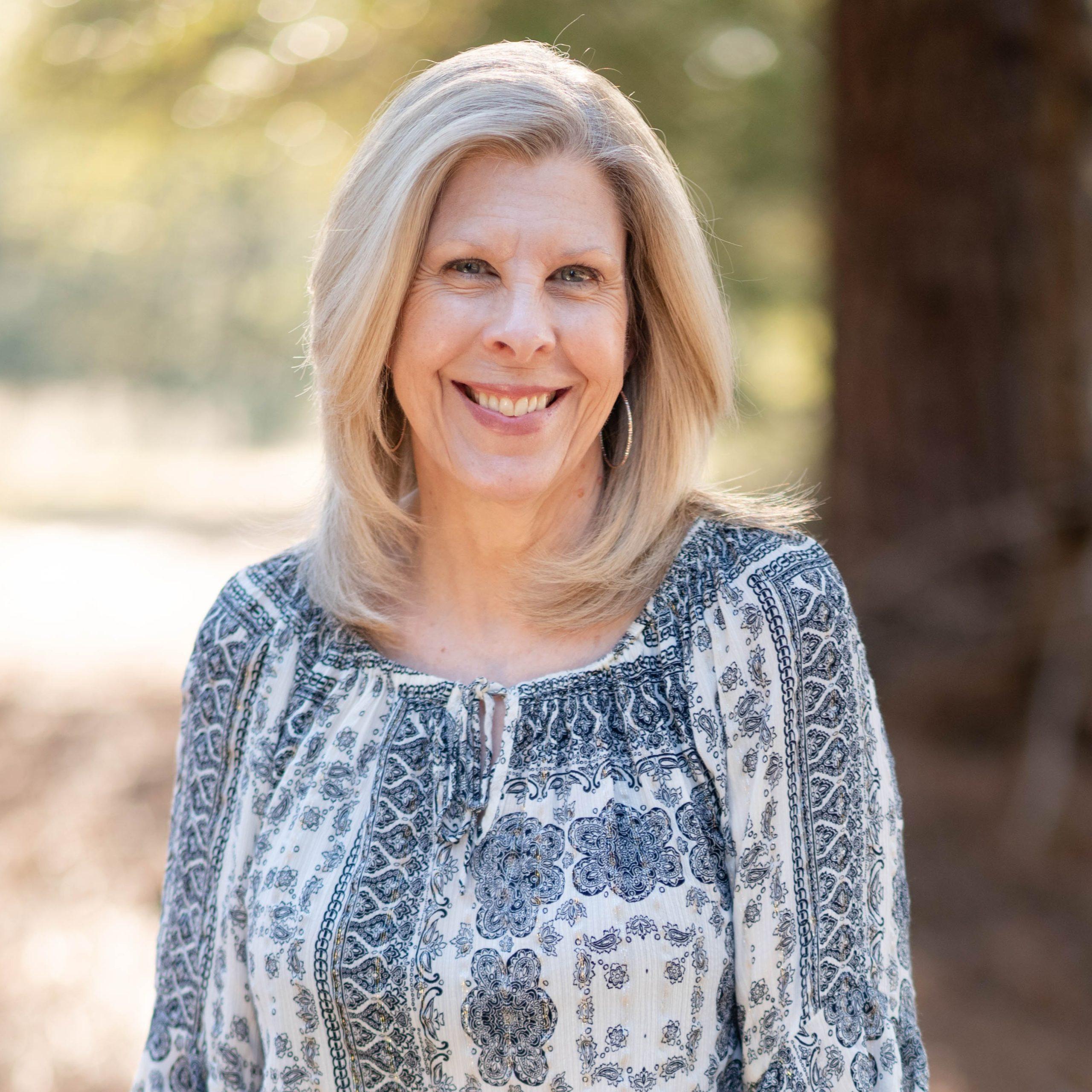 Mindy Obenhaus headshot